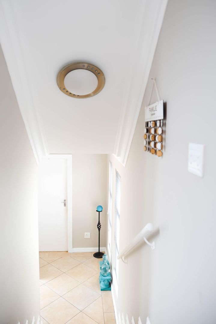 To Let 4 Bedroom Property for Rent in Calypso Beach Western Cape